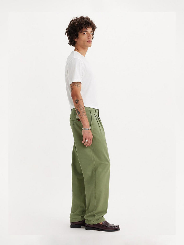 Loose Straight Pleated XX Chino - Four Leaf Clover